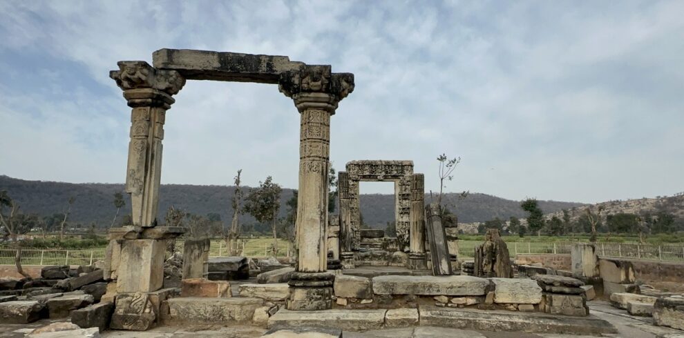 neelkanth-mahadev-temple-complex-rj-v0-upkhawqylmcf1